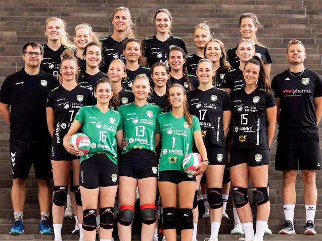 1. Damen Gruppenbild