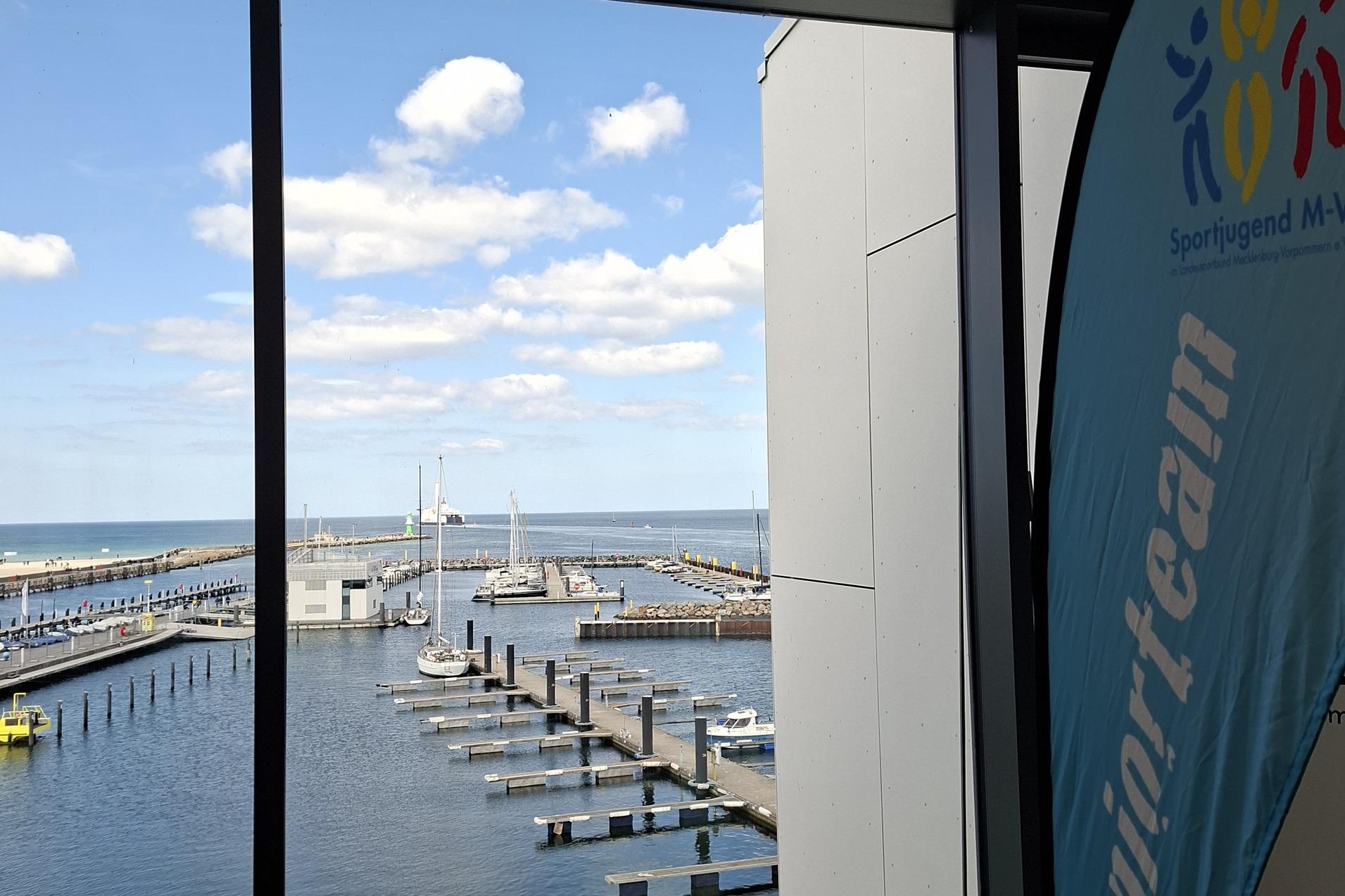 Mentale Gesundheit Bild mit Blick auf das Wasser