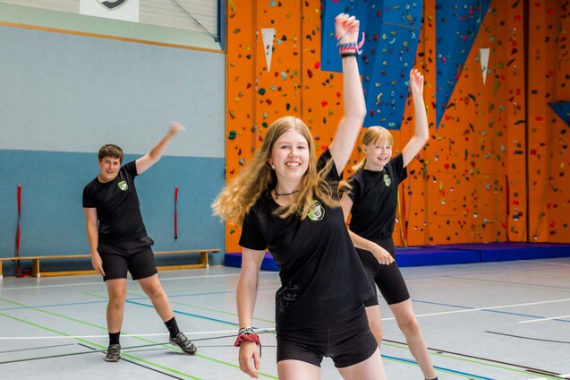 Tanzende Jugendliche